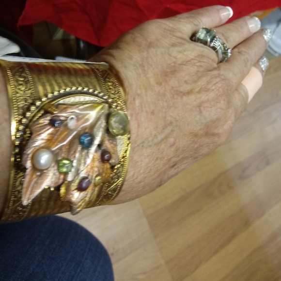 Bracelet - Picture 3 of 3